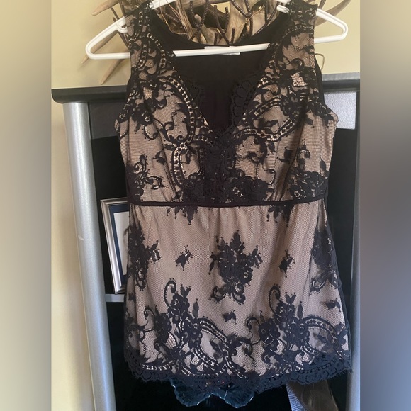 - Black lace sleeveless top. - Picture 2 of 2